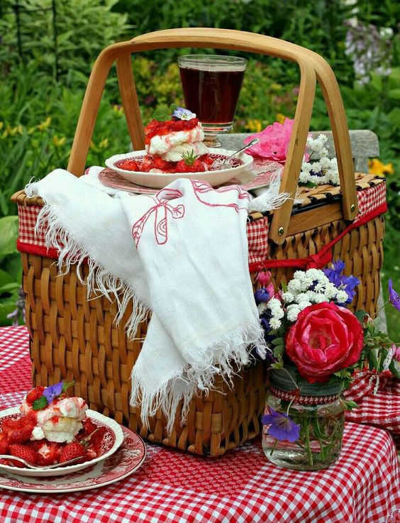naturally playful picnic