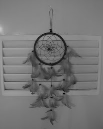 DREAMCATCHER. THERE'S BLOODBATH IN THE BATHROOM