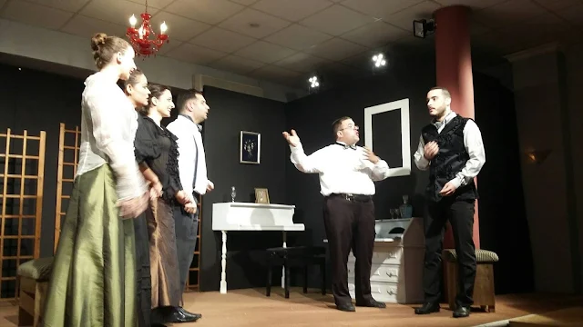 Ξεκαρδιστική η κωμωδία "Γουρούνι στο σακί" από την θεατρική ομάδα του "Καββαδία" στο Λυγουριό