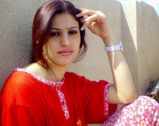 Beautiful Desi Girls Pictures Super Hot Pakistani Aunty