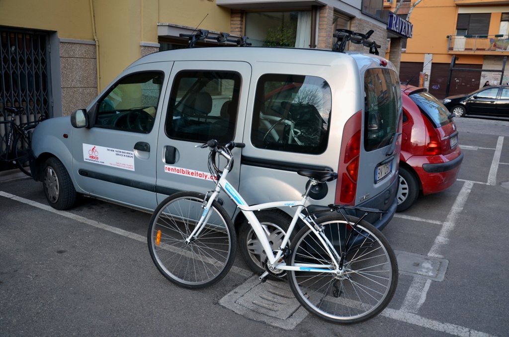 pick up delivery of standard hybrid bikes at local in