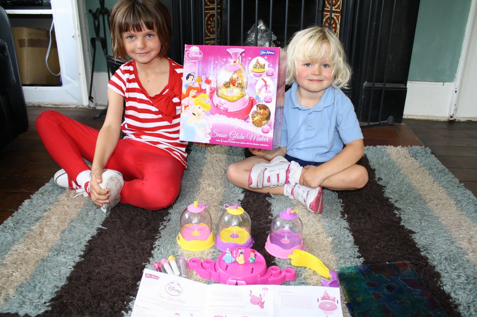 family-circus-disney-snow-globe-maker