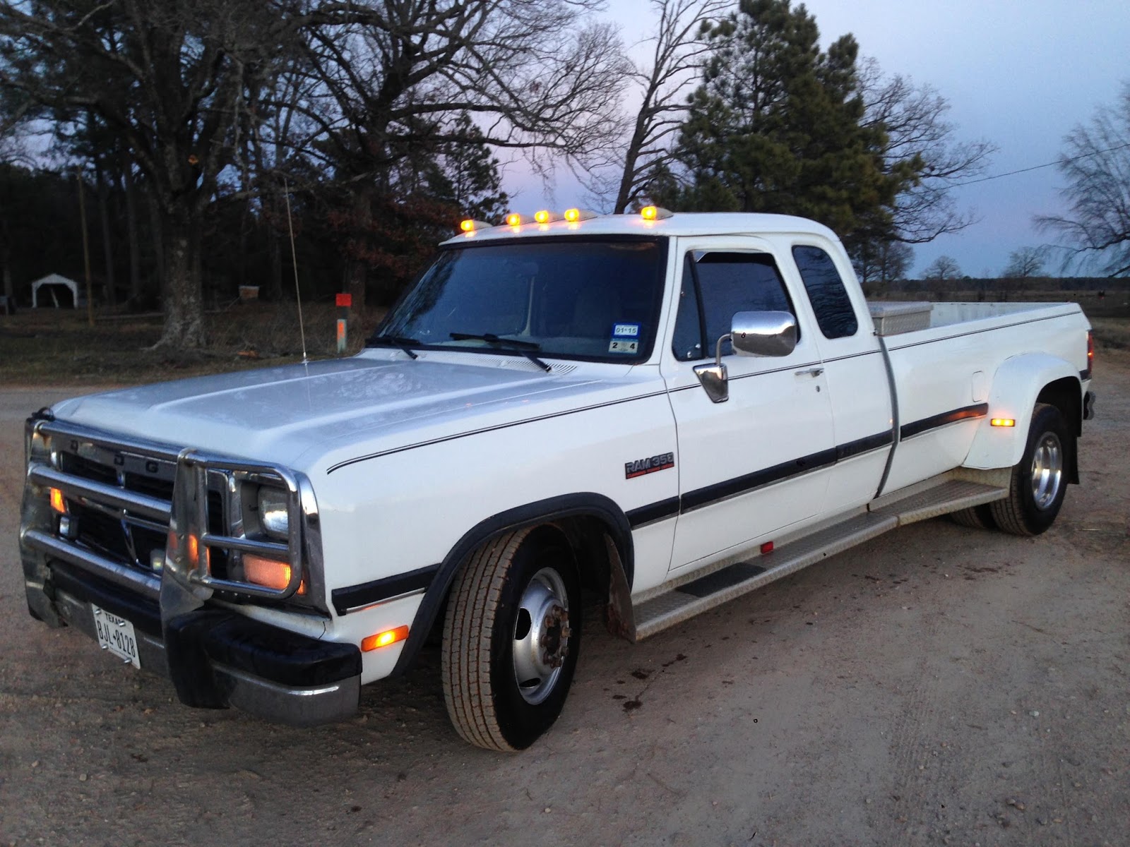 Autos del recuerdo: Old Dually Pick up