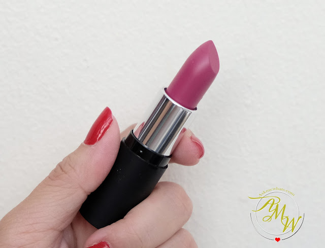 a photo of The Body Shop Lima Magenta Matte Lipstick review by Nikki Tiu of AskMeWhats.com
