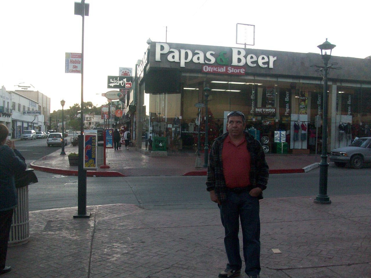 LA PAZ,BAJA CALIFORNIA SURes Papas and Beer Official Store. Ensenada, B.C.