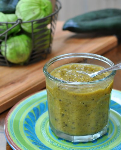 Green Chile Sauce (Salsa Verde) for Green Chile Burgers ♥ KitchenParade.com. Budget Friendly Meal Prep. Vegan. Low Fat. Low Carb.