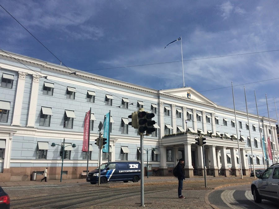 市庁舎（Helsingin kaupunki）と周辺