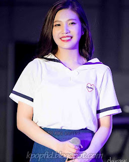 Foto Joy Red Velvet saat dipanggung Foto Joy Red Velvet saat dipanggung