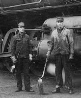 engineer railroad working been steam locomotive fireman ve railway coal