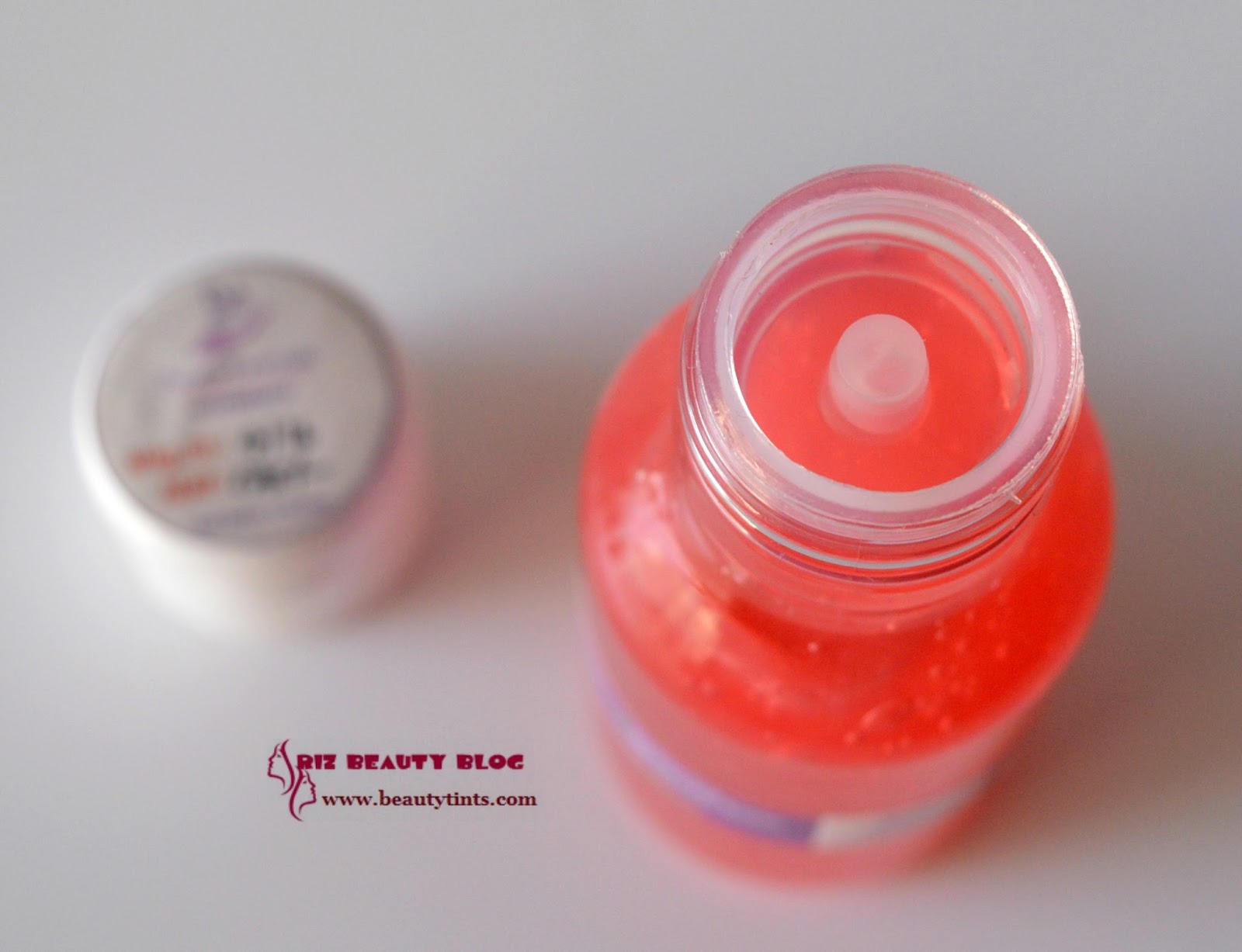 Sriz Beauty Blog Aroma Essentials Tomato Face Wash Review