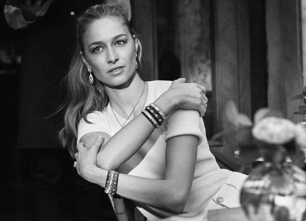 Beatrice Borromeo Casiraghi is the Brand Ambassador of Italian jewellery brand Buccellati. The new advertising campaign of Buccellati