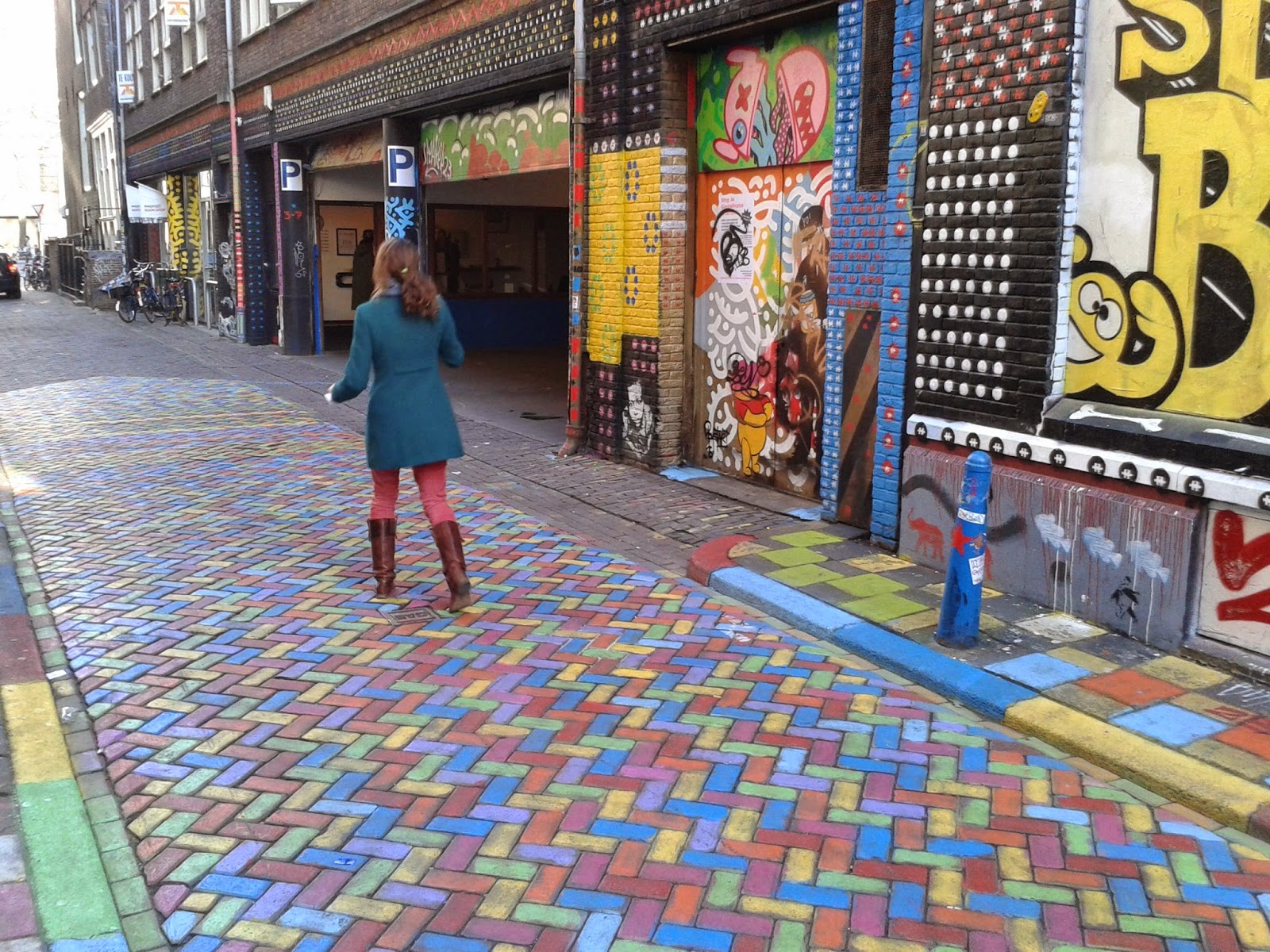 Poppies and Ice-cream: Walking around Amsterdam (and street art in