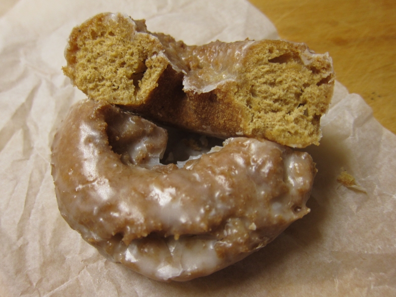 Review Krispy Kreme Pumpkin Spice Donut