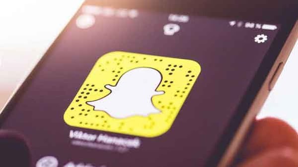 Snapchat podría permitir mensajes sin que desaparezcan a las 24 horas