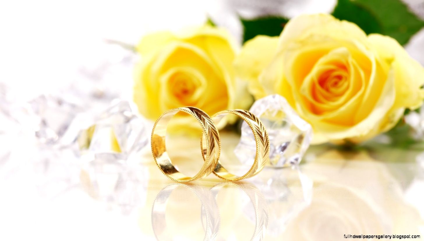 Gold Wedding Rings Background Wallpaper