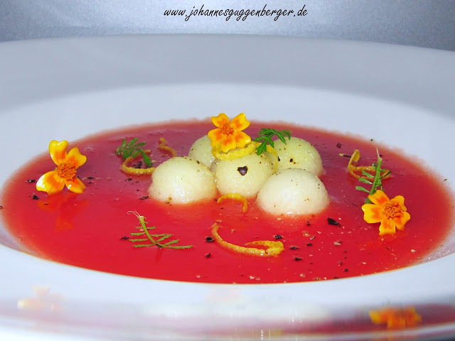 stuttgartcooking: Kalte Melonensuppe mit Urwaldpfeffer stuttgartcooking: Kalte Melonensuppe mit Urwaldpfeffer