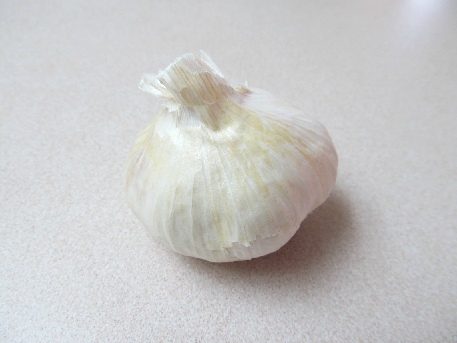 How To Peel Garlic The Easy Way