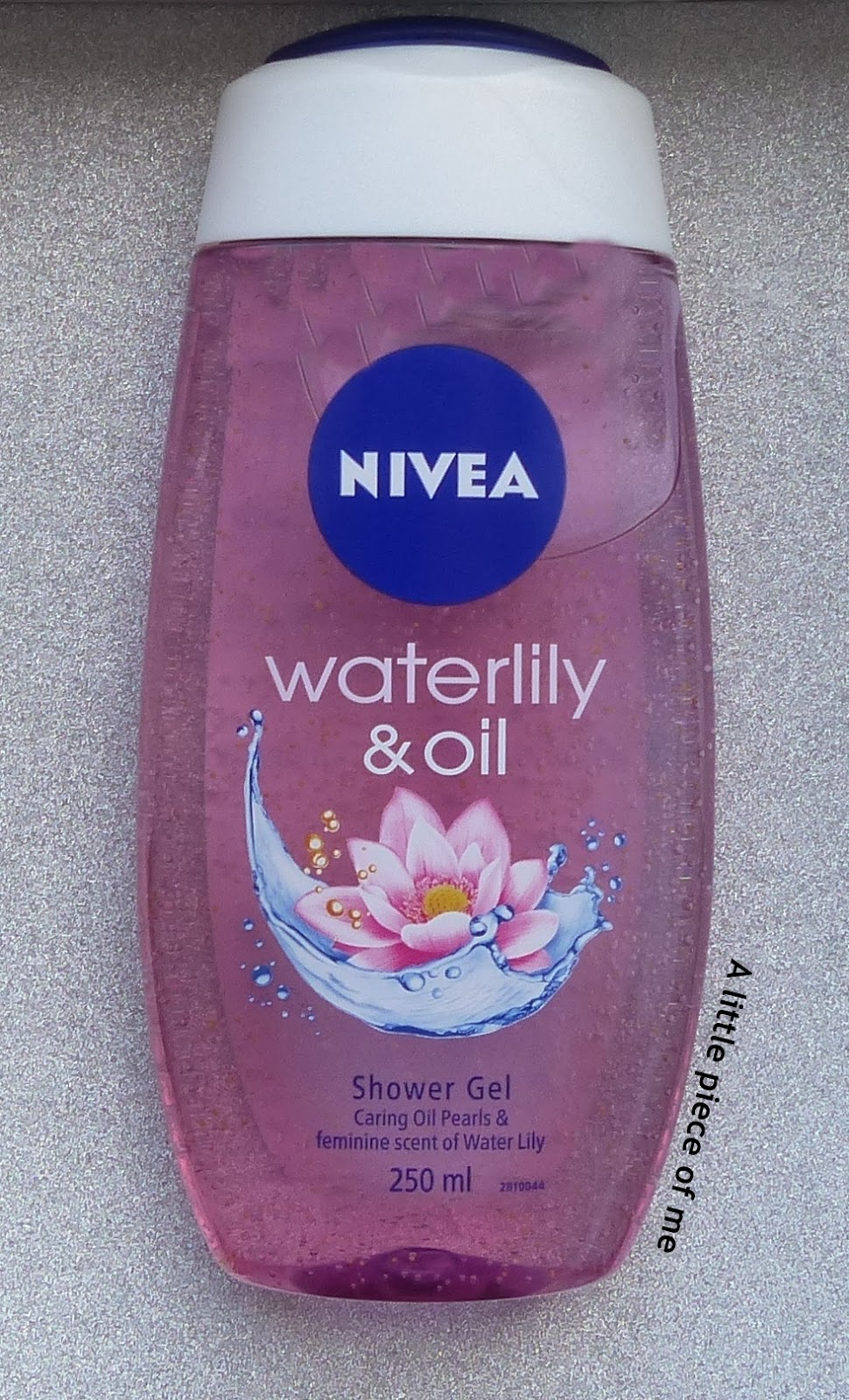 A little piece of me NIVEA waterlily & oil [hand soap & shower gel] Review