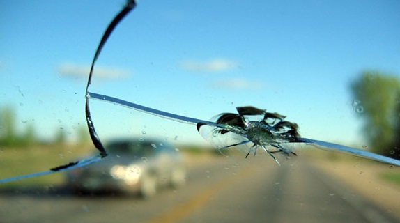 Resultado de imagem para para brisa trincado