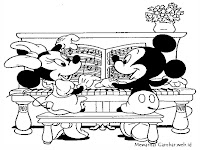 Mickey Dan Minnie Belajar Memainkan Piano