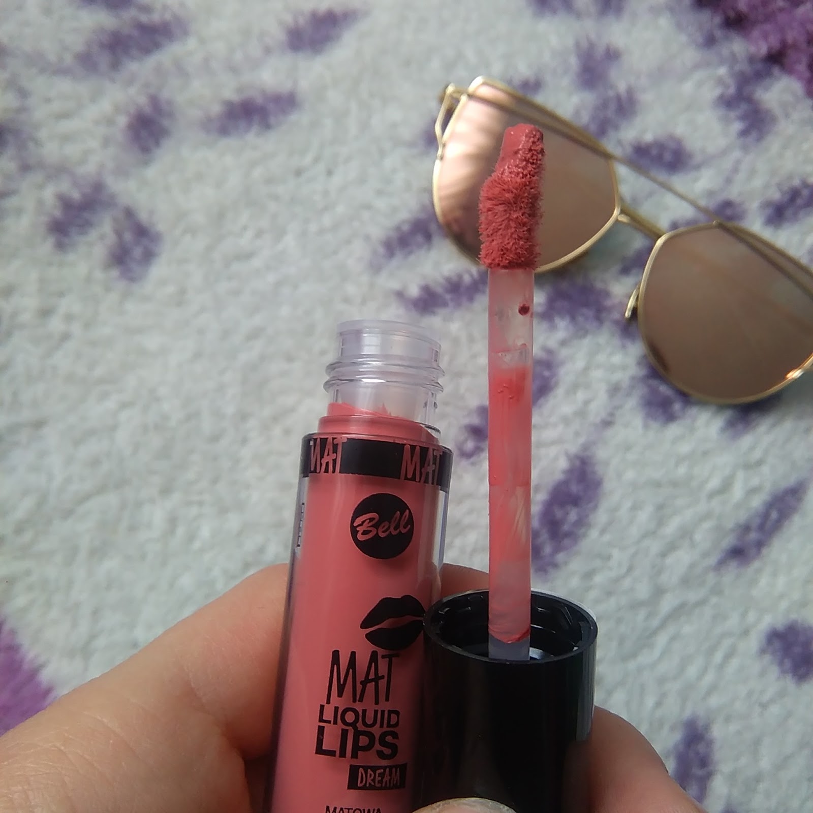 Niepoprawny makijaż Bell MAT LIQUID LIPS 01