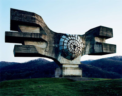 reliquia monumental de la antigua  Yugoslavia.