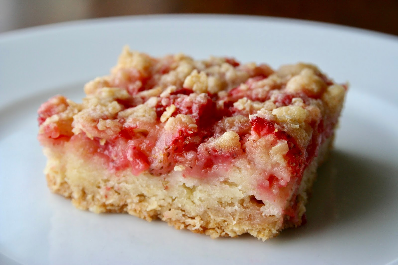 strawberry crumb bars strawberry crumb bars