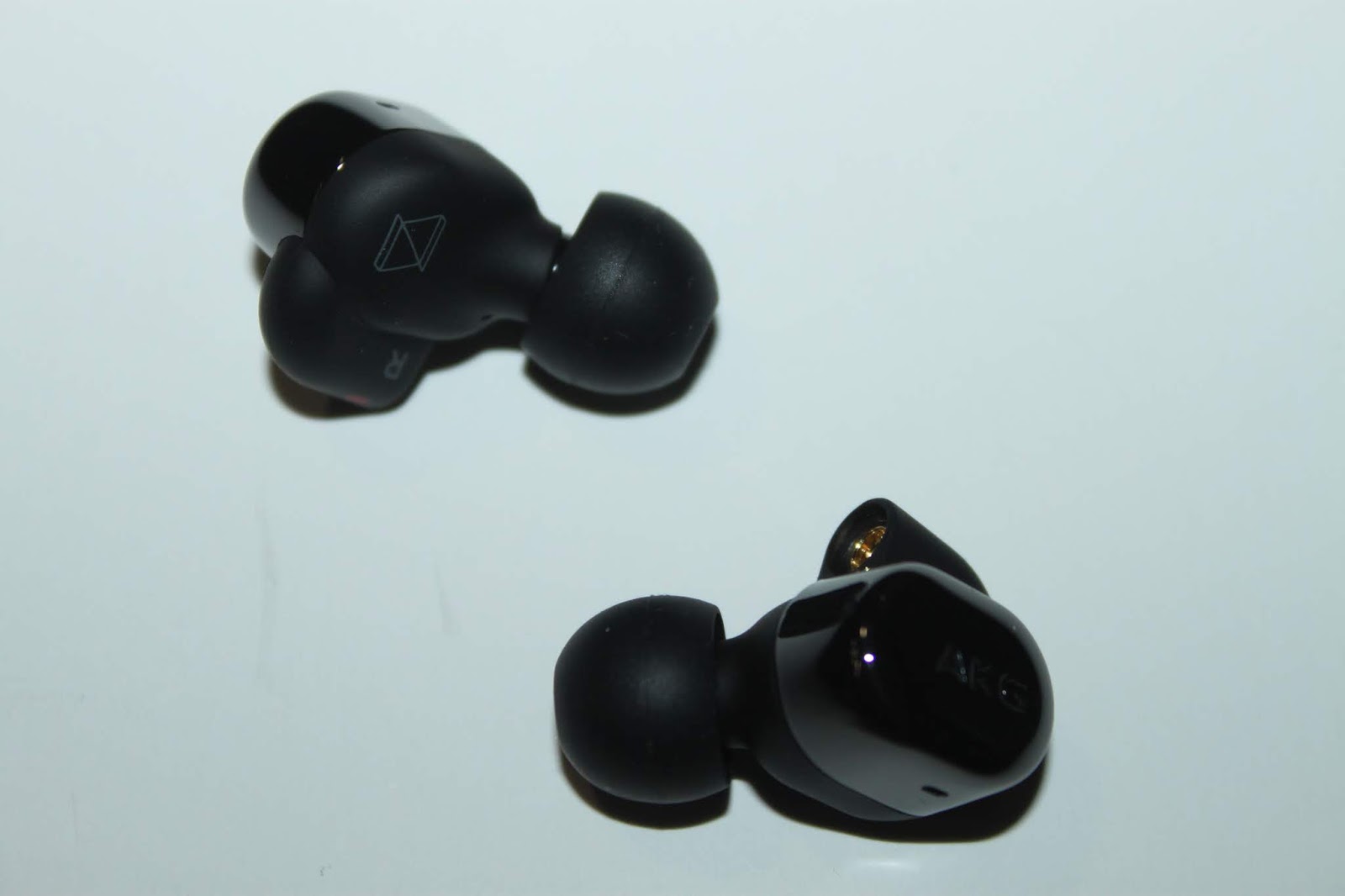Stereowise Plus: AKG N5005 Reference Class Hybrid 5-Way IEM Review