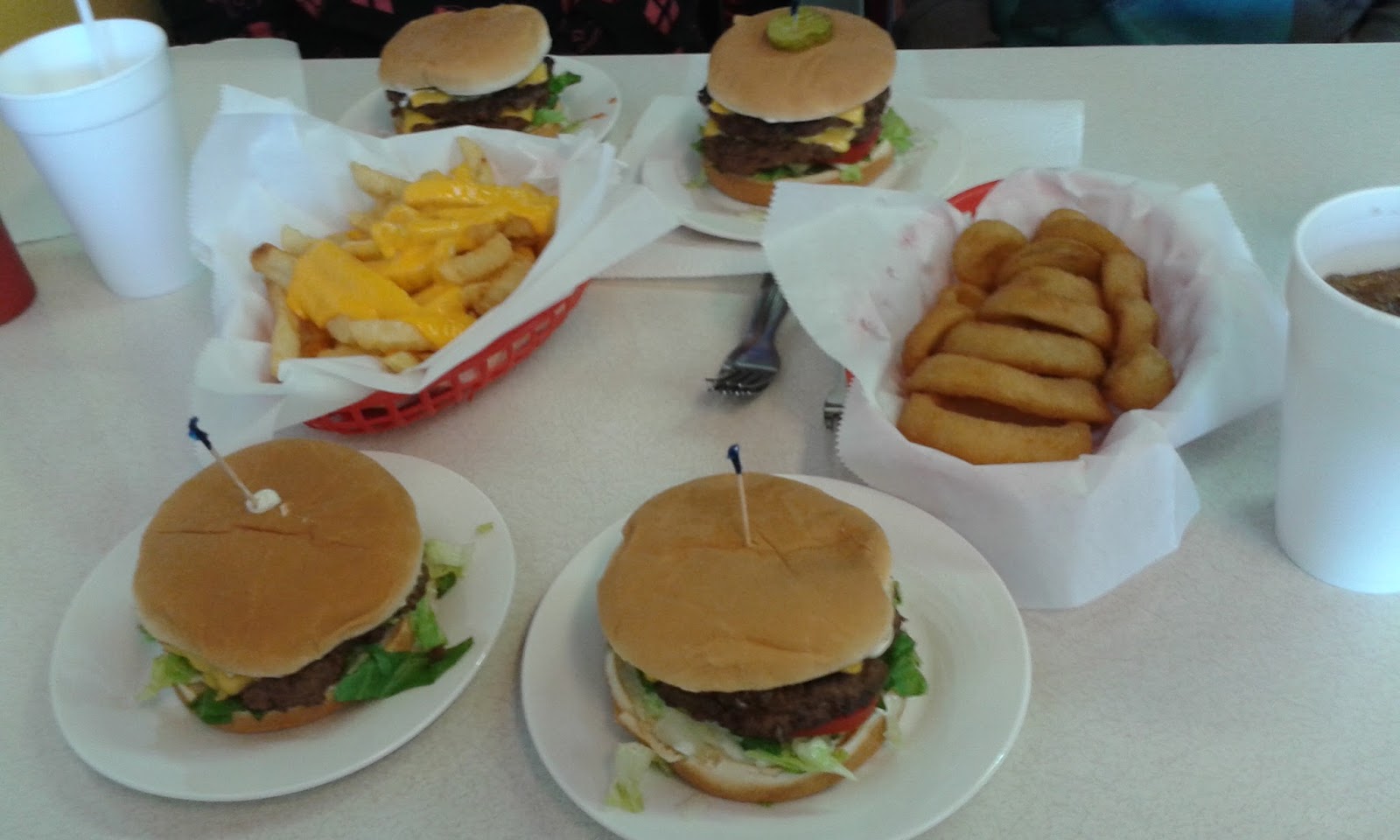 BILLY EATS OUT The CHEESEBURGER HOUSE