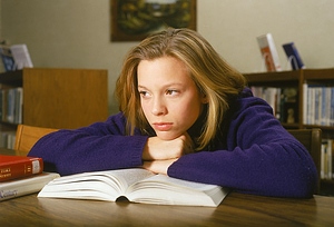 Социальная ситуация подросткового возраста. Картинки для подростков. Юность толстой. Связано с юностью. Команда молодости нашей открытка.