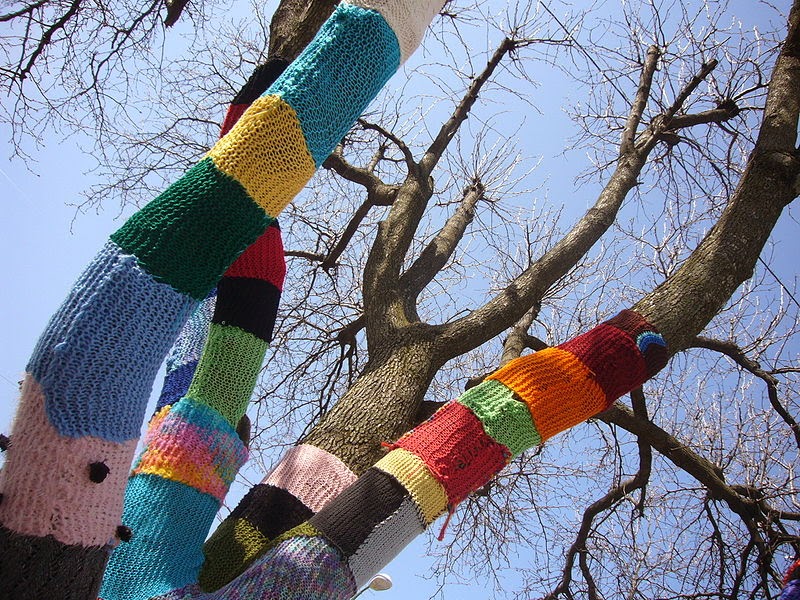 Jafagirls YARNBOMBING
