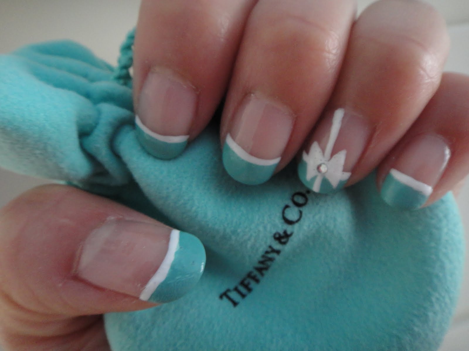 sisipoo ^^: tiffany & co inspired nails