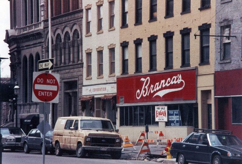 50 Color Snapshots That Capture Street Scenes of Syracuse, NYC in the
