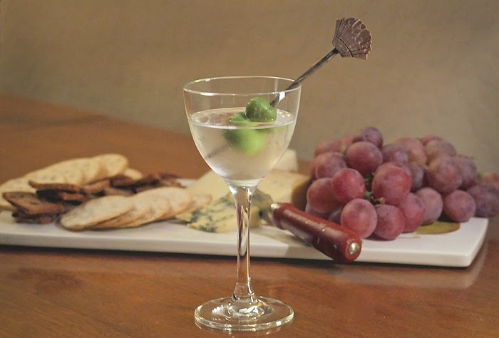 Food Hunter's Guide to Cuisine: Ode To A Classic: The Gin Martini