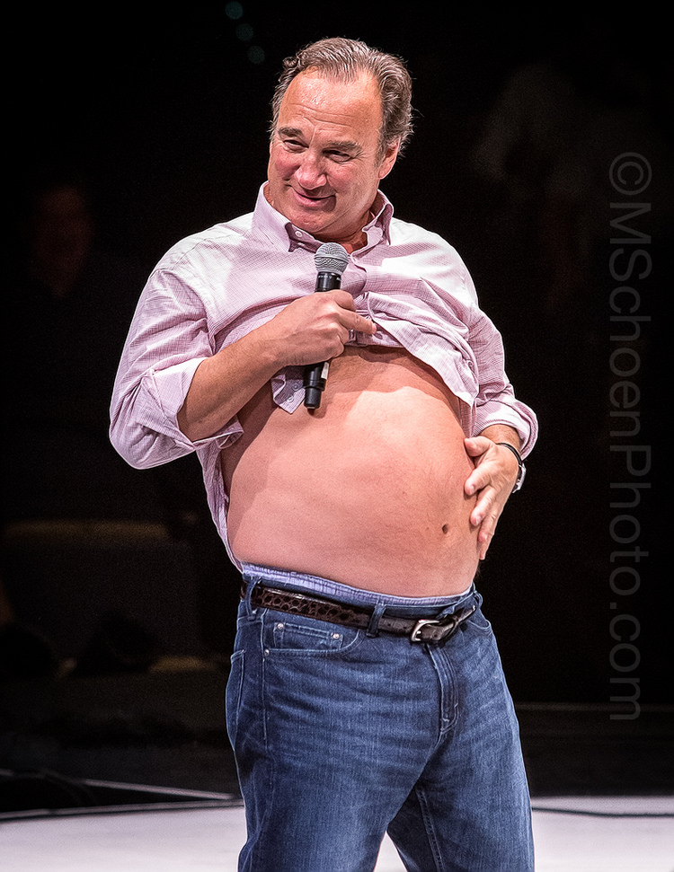 Fiore Di Cactus : DONNA DI PANZA, L'UOMO LA SCANSA