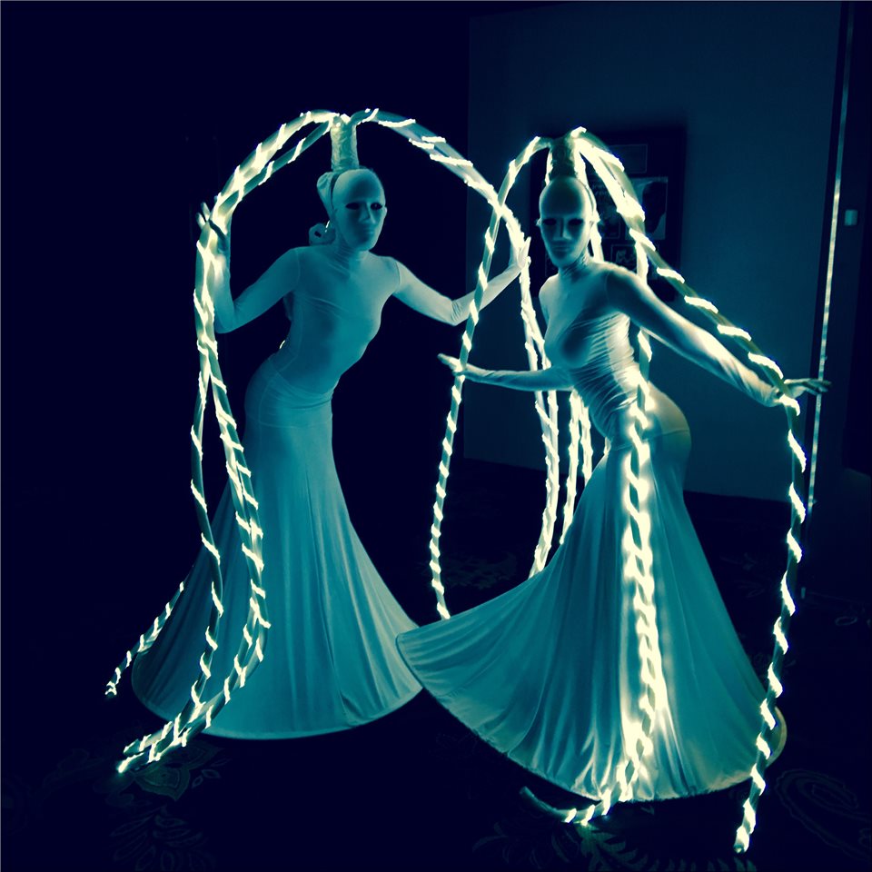 Roving Performers Australia Vivid performers Sydney Australia