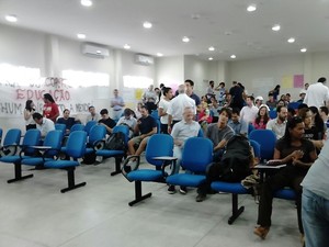 Professores da Ufal decidem em assembleia pelo fim da greve