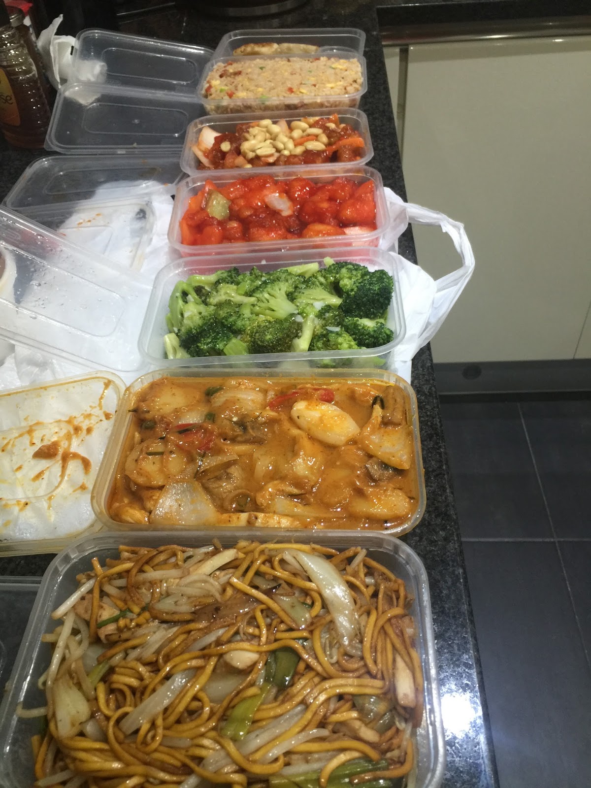 thai restaurant open now