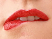 Cara Alami Memerahkan Bibir Cara Alami Memerahkan Bibir