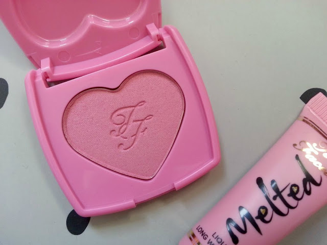 mini blush Too Faced