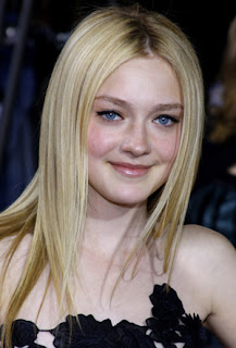Dakota Fanning Blonde Hairstyle with Centre Parting