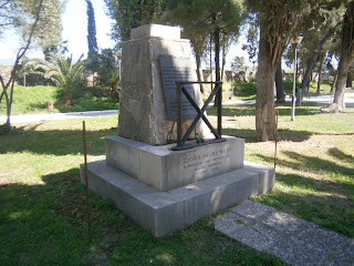 το μνημείο του Ιακωβου Μάγερ στον Κήπο των Ηρώων στο Μεσολόγγι