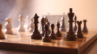 رؤية أو لعب الشطرنج في الحلم بالتفصيـل