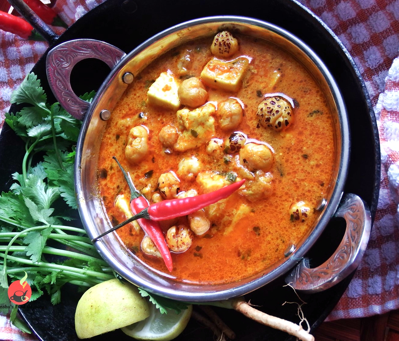 Khoya Makhana Paneer ki Sabzi [No OnionGarlic Recipe]