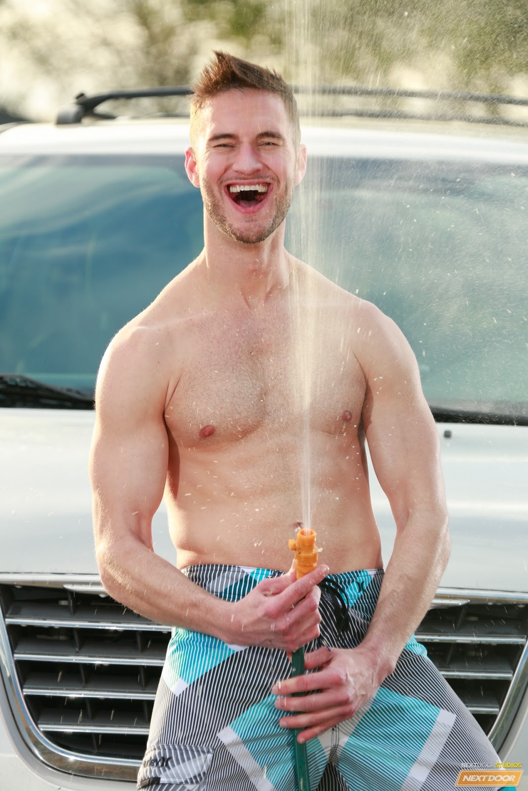 WE LOVE HOT GUYS: Car wash with two hot guys