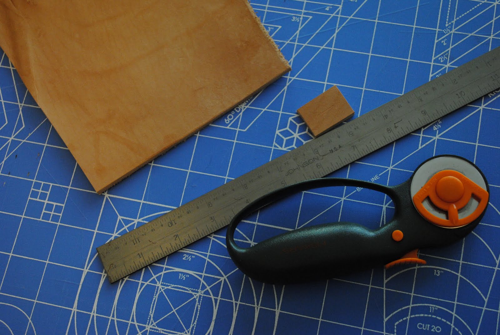 The Coffey Shop.... Stacked Leather Knife Handle