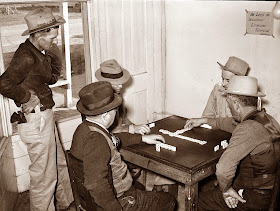 dominos.jpg
