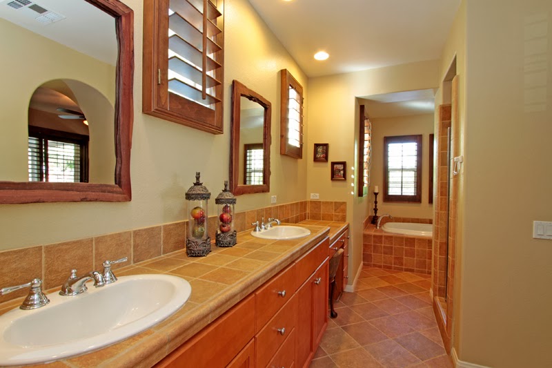 Desert Real Estate, Country Clubs & Gated Communities 2013