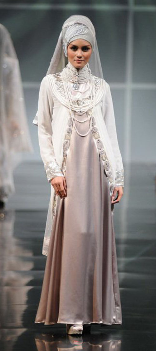 Gown Trends 2011 Irna Muslim Wedding Dress La Perle