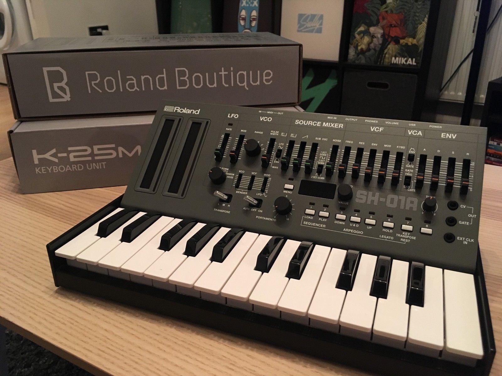 MATRIXSYNTH: Roland Boutique SH-01A Synth (Grey) & K25M Keyboard Unit